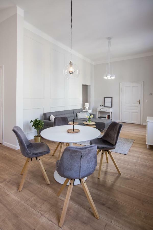 El Gusto Homes Town Sopron Exterior foto