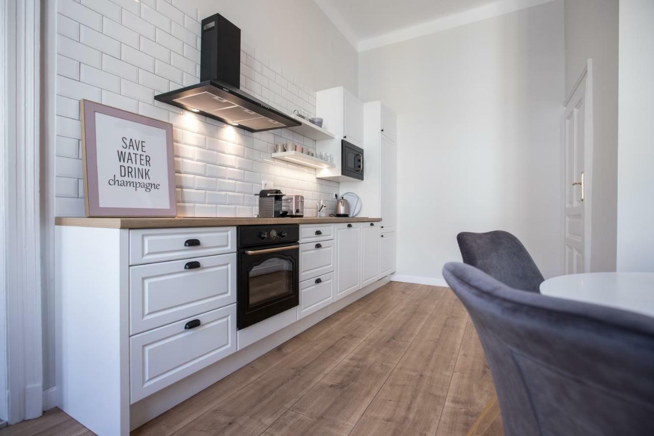 El Gusto Homes Town Sopron Exterior foto